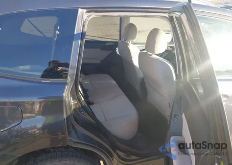 2015 Subaru Forester 2.5I Premium z USA, uszkodzony, nr VIN JF2SJADC1FH596019